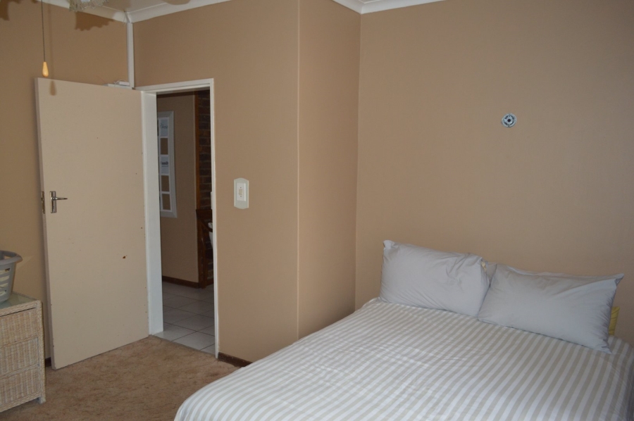 4 Bedroom Property for Sale in Flimieda North West